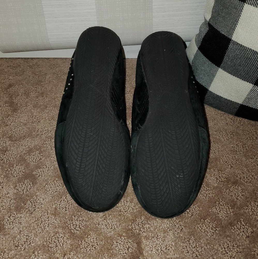 EUC Black Puma Studded Sneakers - Picture 2 of 2